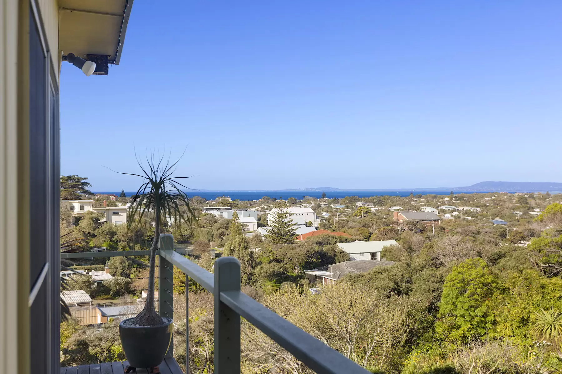 55 Queens Road, Sorrento Sold by Melbourne Sotheby's International Realty - image 2