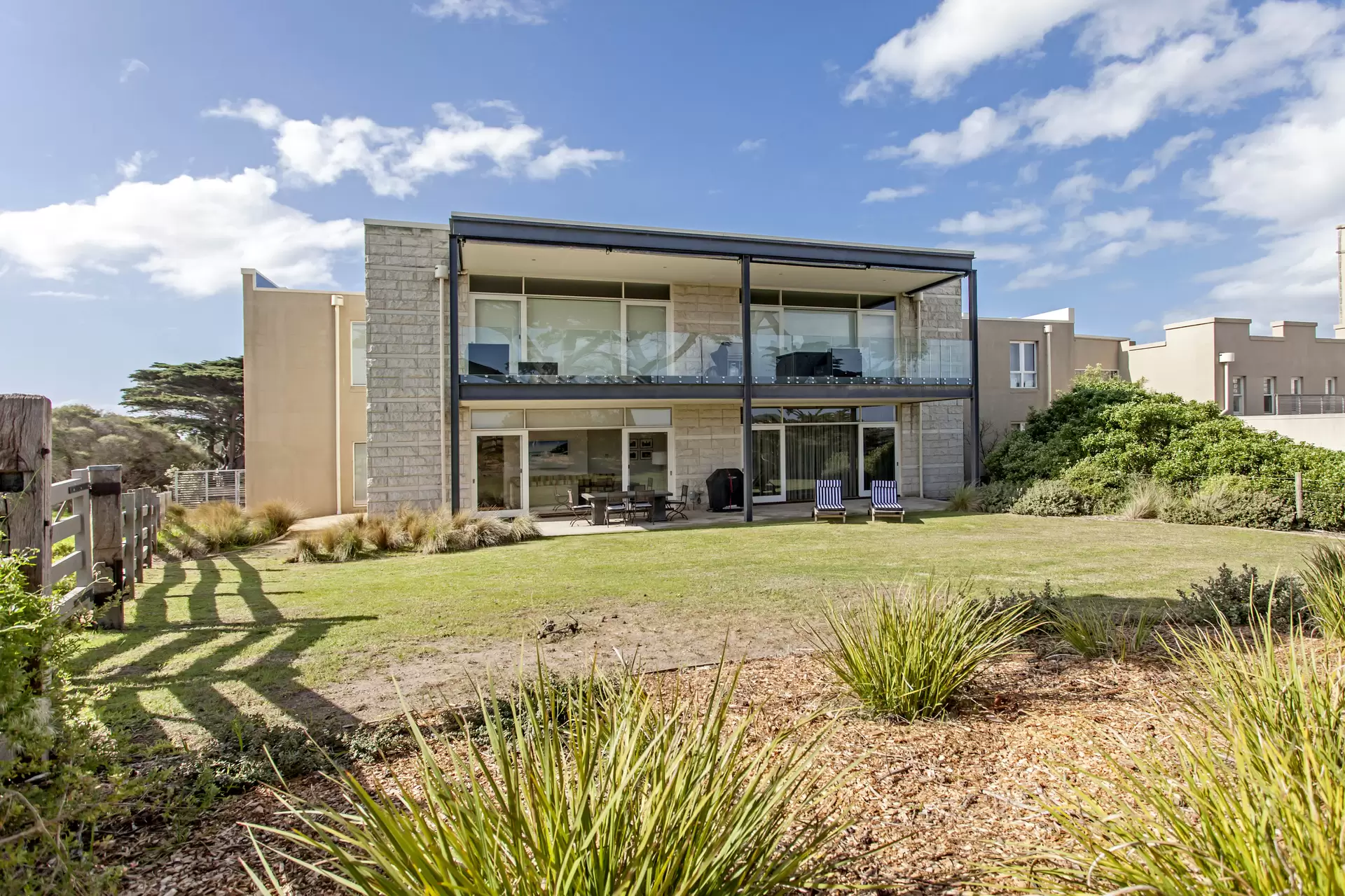 7 Armytage Drive, Portsea Sold by Melbourne Sotheby's International Realty - image 1