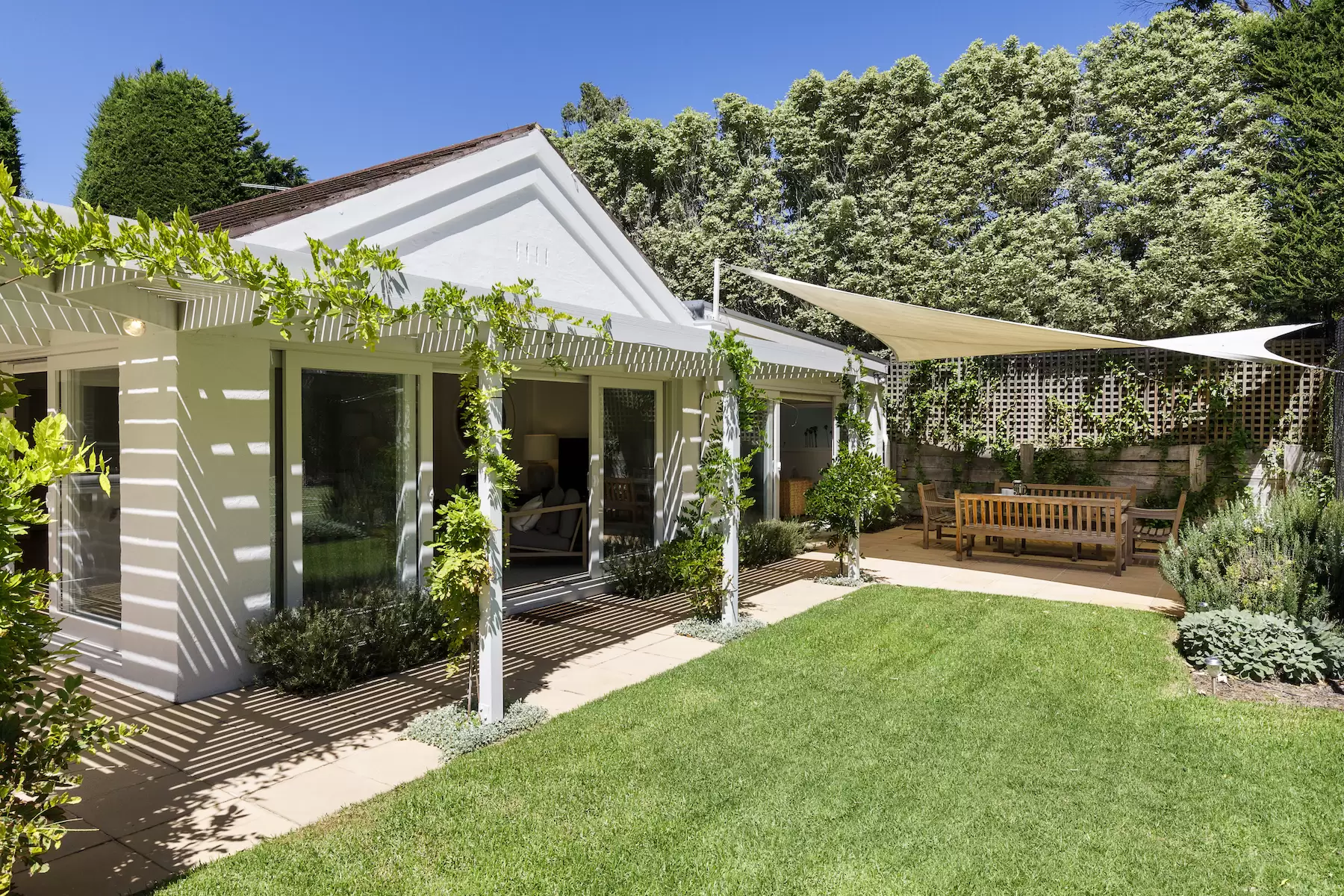 4 Gavan Street, Portsea Sold by Melbourne Sotheby's International Realty - image 4