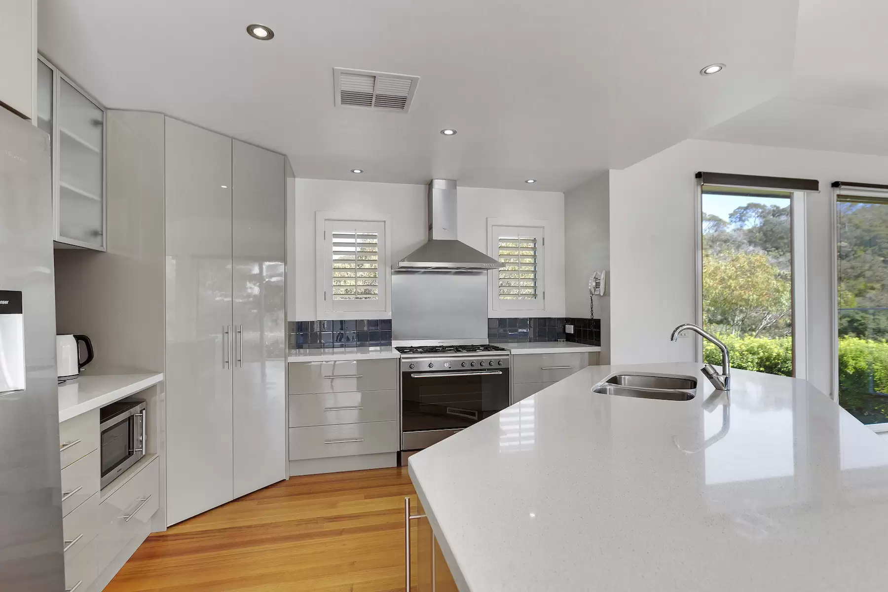 16 Lawrance Grove, Portsea Sold by Melbourne Sotheby's International Realty - image 8