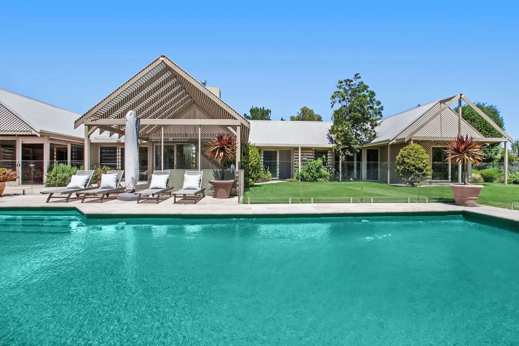 42 Macgregor Avenue, Portsea Sold by Melbourne Sotheby's International Realty - image 1