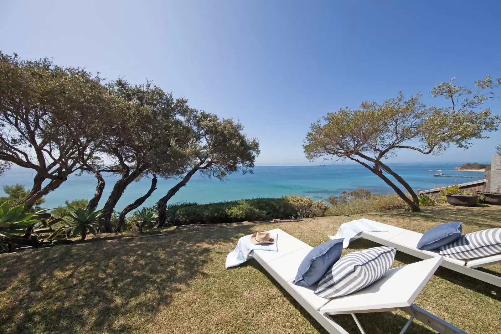 3840 Point Nepean Road, Portsea Sold by Melbourne Sotheby's International Realty - image 1