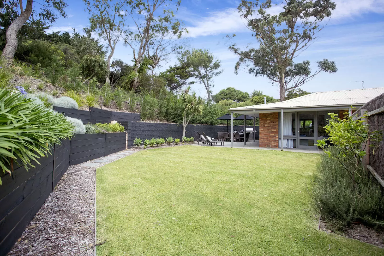 6 Weir Court, Portsea Sold by Melbourne Sotheby's International Realty - image 1