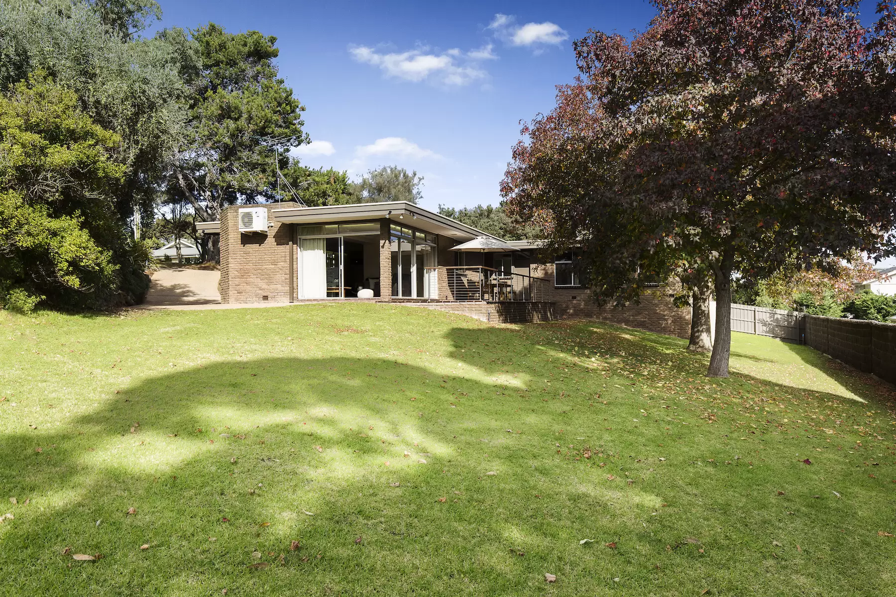 16 Welbeck Avenue, Portsea Sold by Melbourne Sotheby's International Realty - image 2