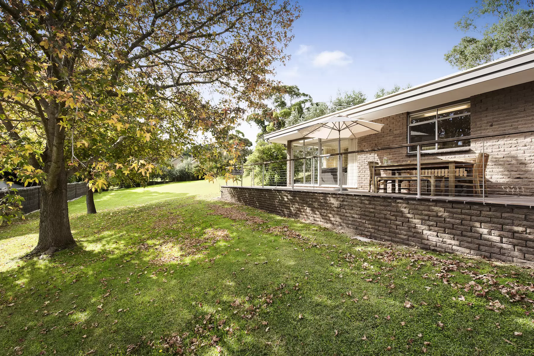 16 Welbeck Avenue, Portsea Sold by Melbourne Sotheby's International Realty - image 1