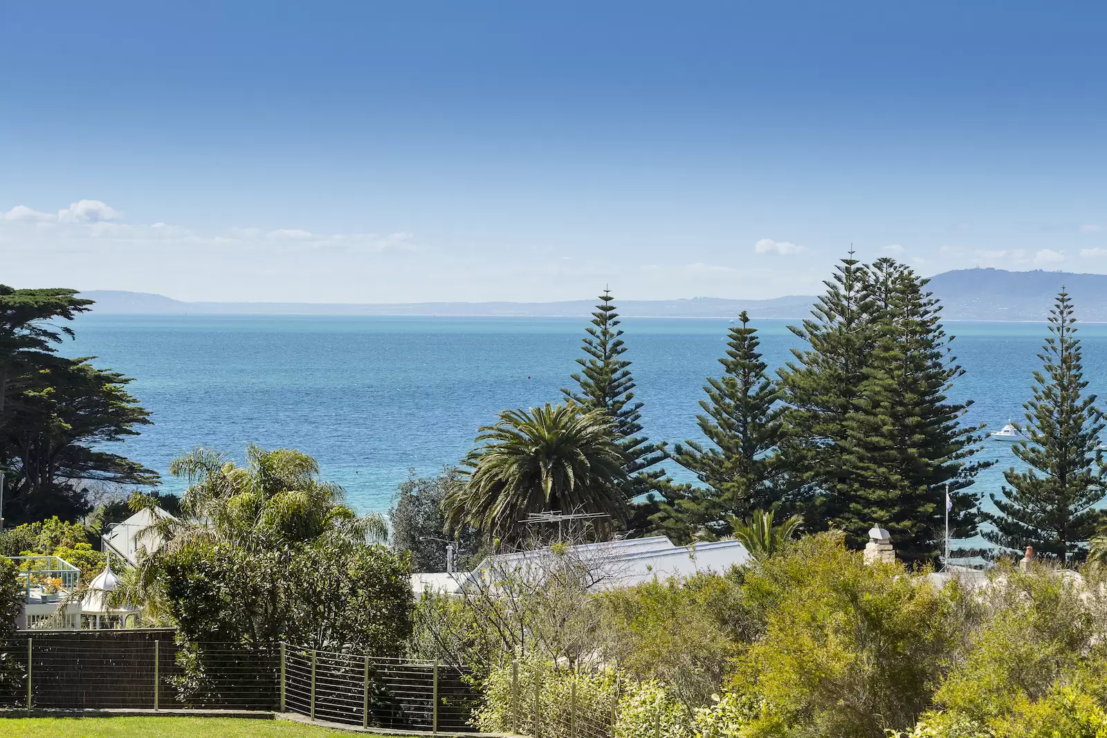 13 Cooper Grove, Sorrento Sold by Melbourne Sotheby's International Realty - image 2