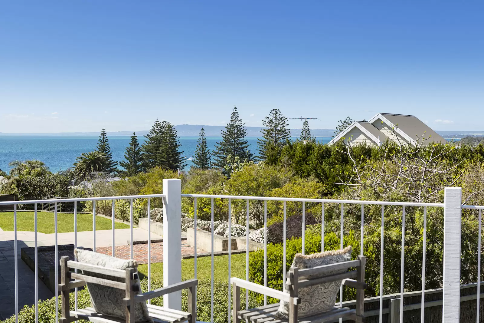 13 Cooper Grove, Sorrento Sold by Melbourne Sotheby's International Realty - image 1