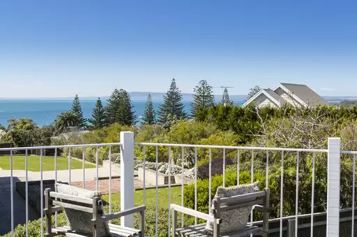 13 Cooper Grove, Sorrento Sold by Melbourne Sotheby's International Realty