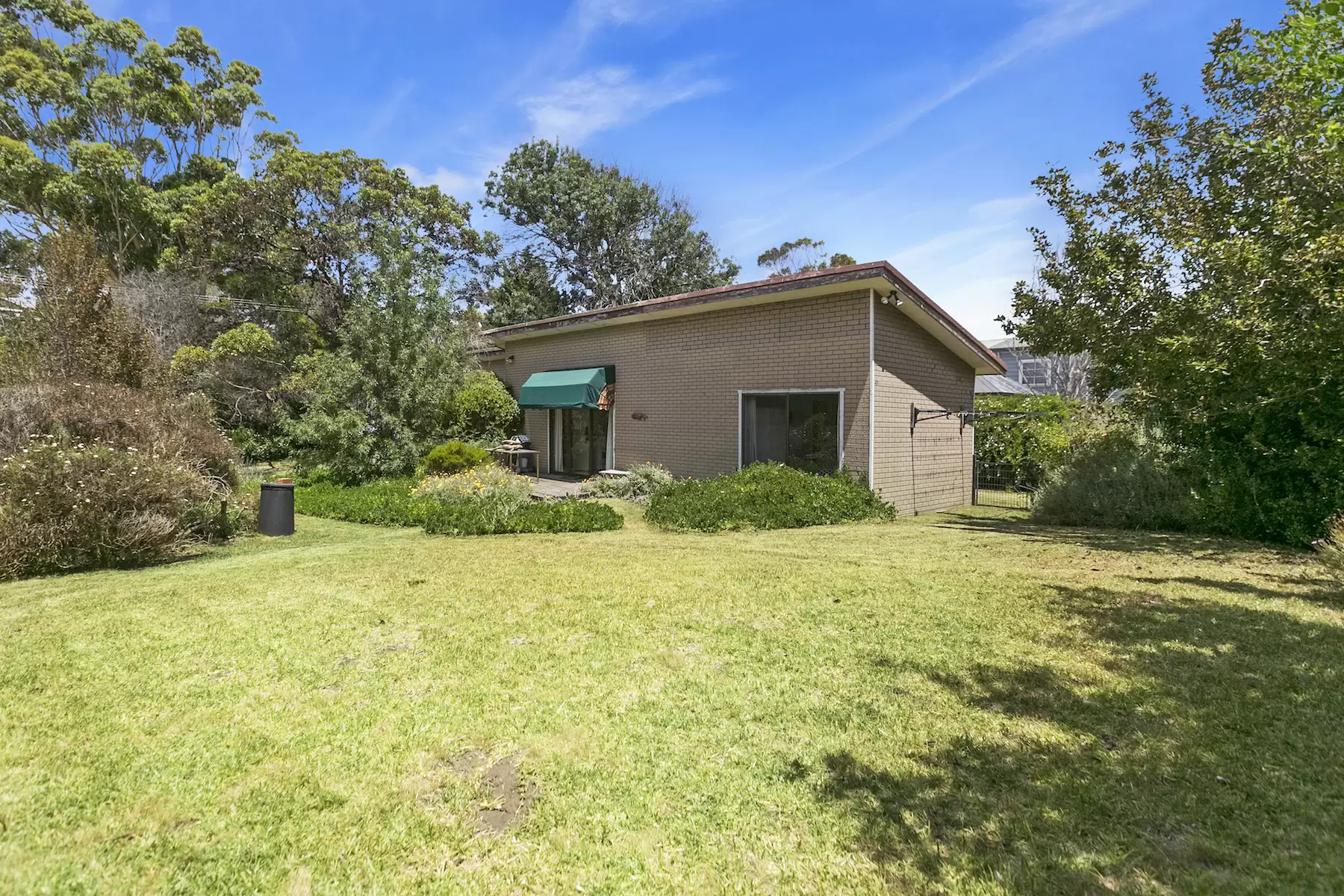 4 Holyrood Avenue, Sorrento Sold by Melbourne Sotheby's International Realty - image 3