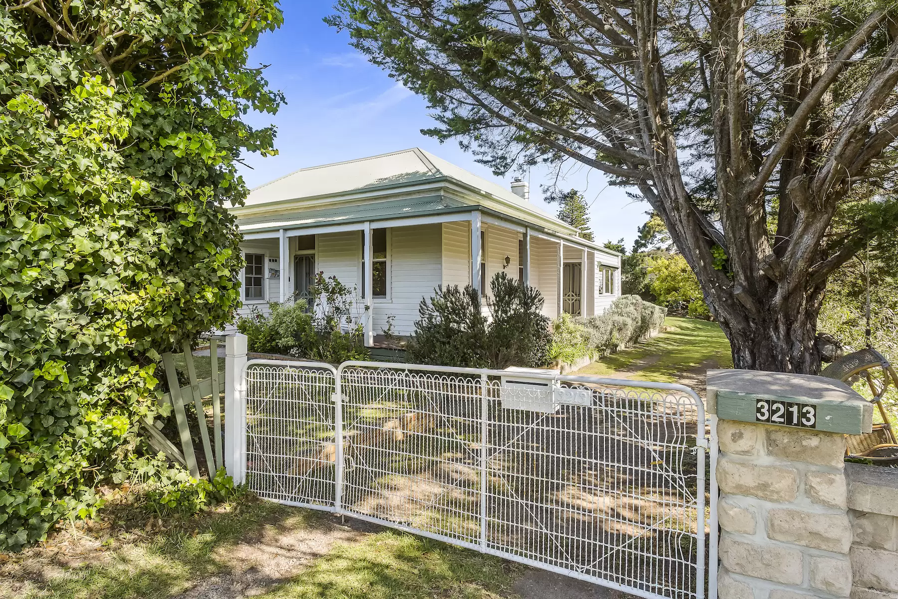 3213 Point Nepean Road, Sorrento Sold by Melbourne Sotheby's International Realty - image 3