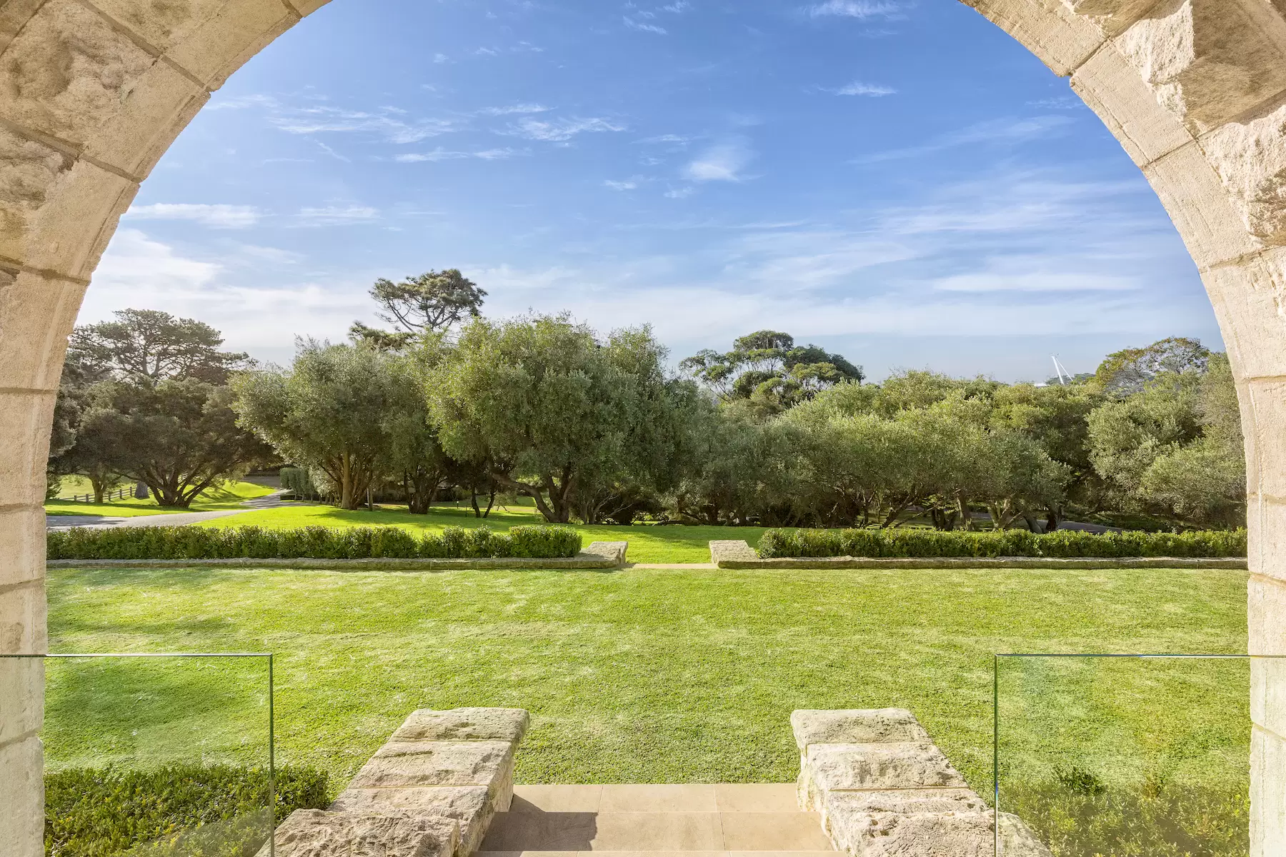 1 Armytage Drive, Portsea Sold by Melbourne Sotheby's International Realty - image 3