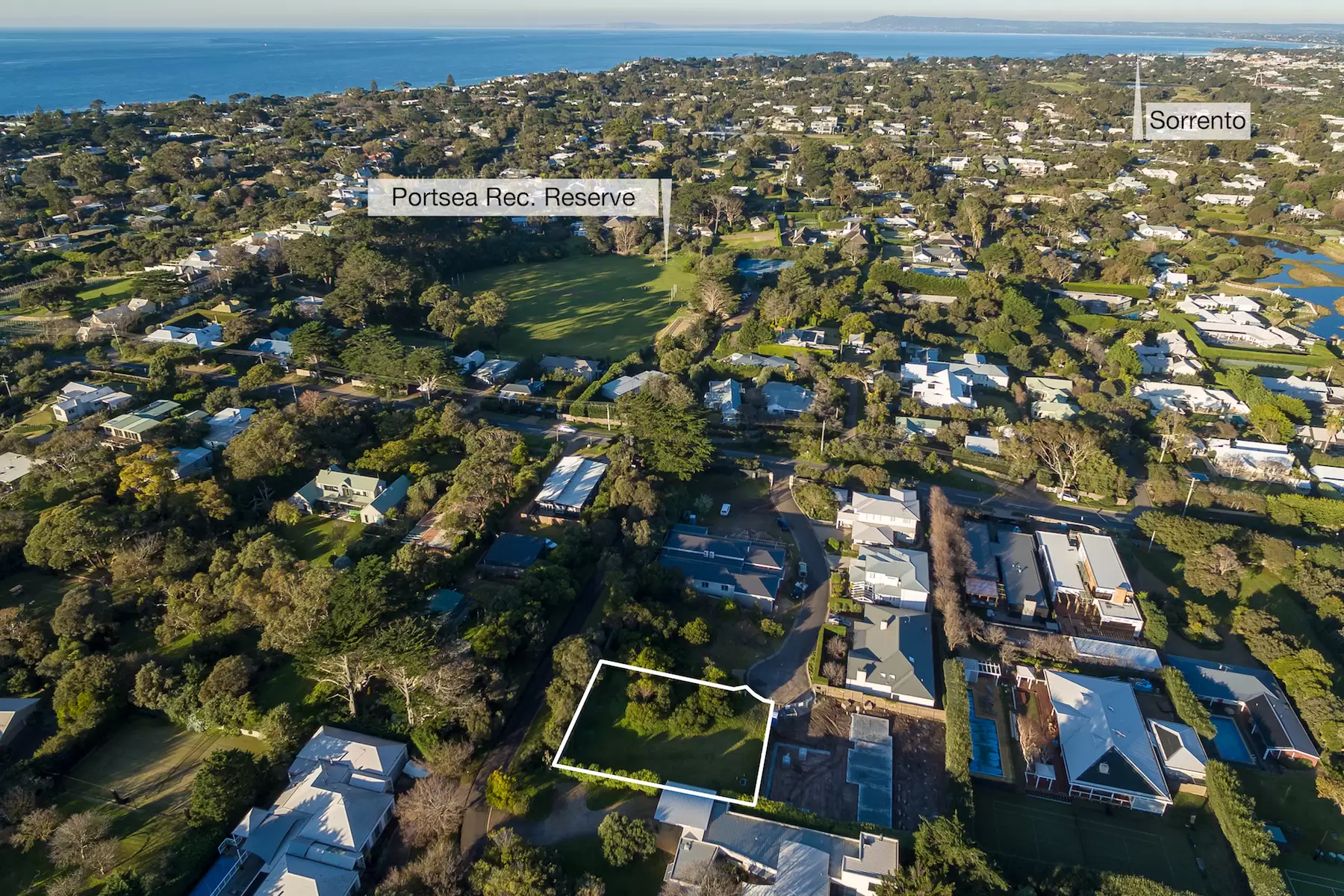 4 Portsmouth Place, Portsea Sold by Melbourne Sotheby's International Realty - image 2