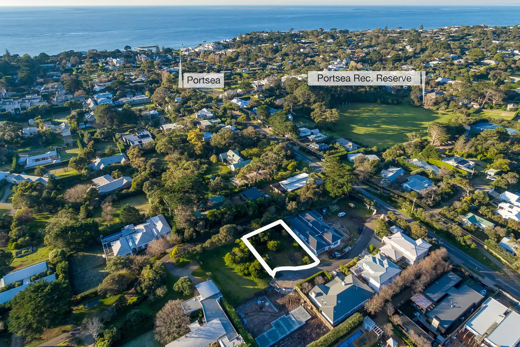 3 Portsmouth Place, Portsea Sold by Melbourne Sotheby's International Realty - image 1