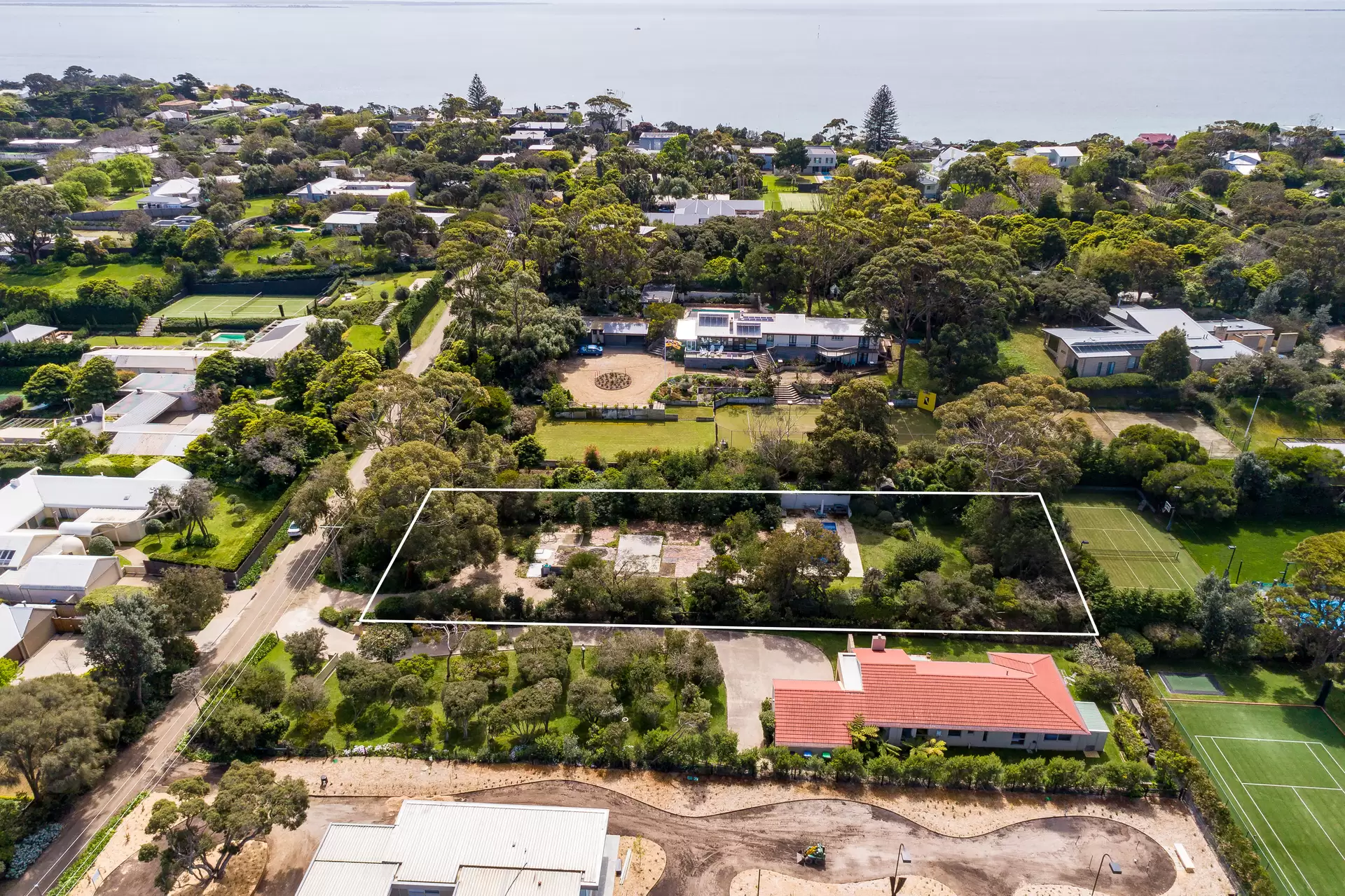 35 Macgregor Avenue, Portsea Sold by Melbourne Sotheby's International Realty - image 1