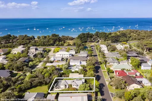 10 Erlandsen Avenue, Sorrento Sold by Melbourne Sotheby's International Realty