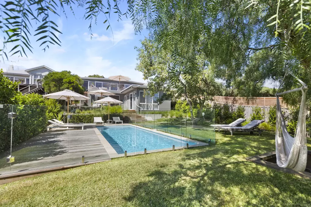 8 Russell Crescent, Sorrento Sold by Melbourne Sotheby's International Realty