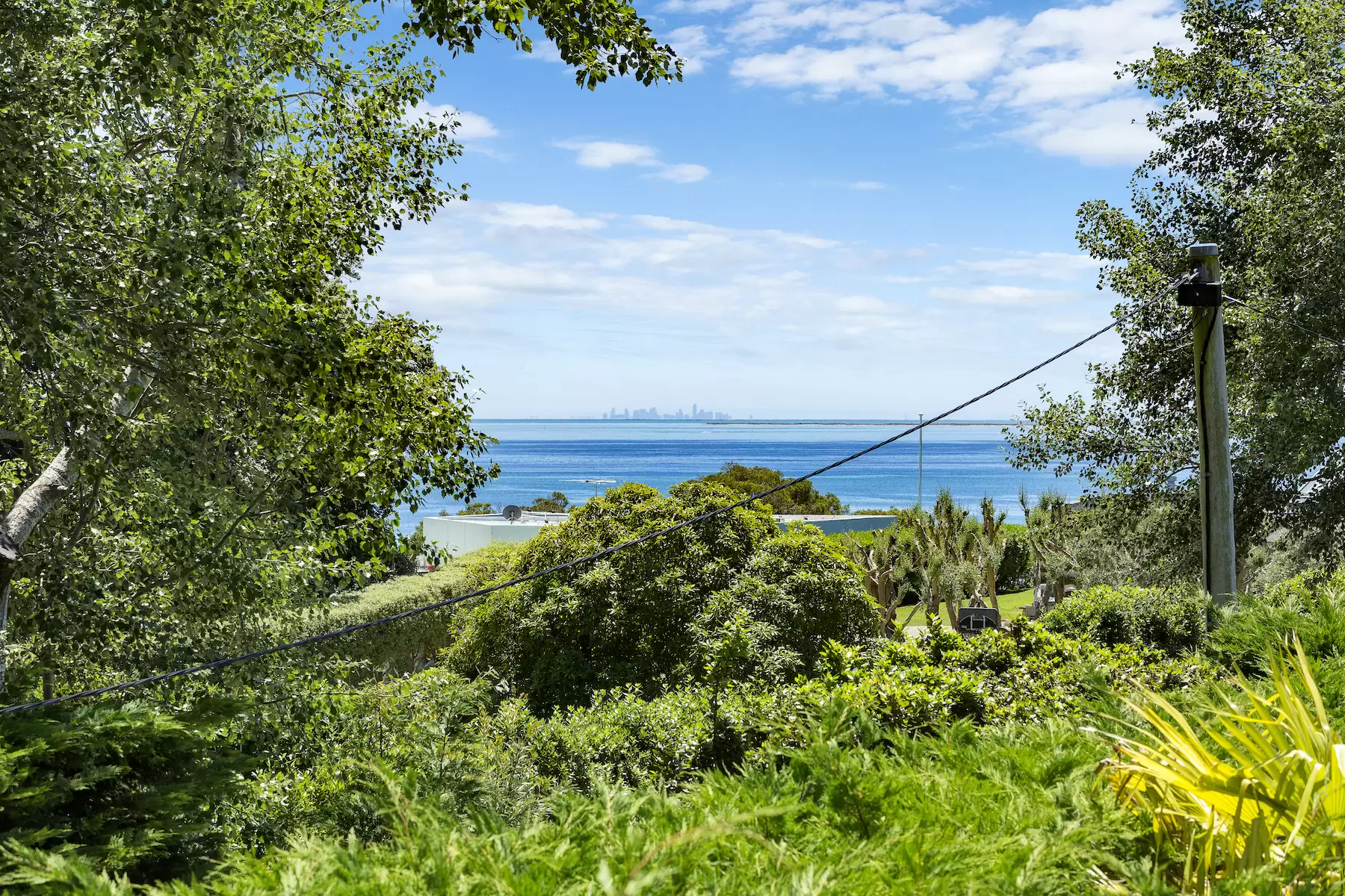 2 Ilyuka Court, Portsea Sold by Melbourne Sotheby's International Realty - image 2