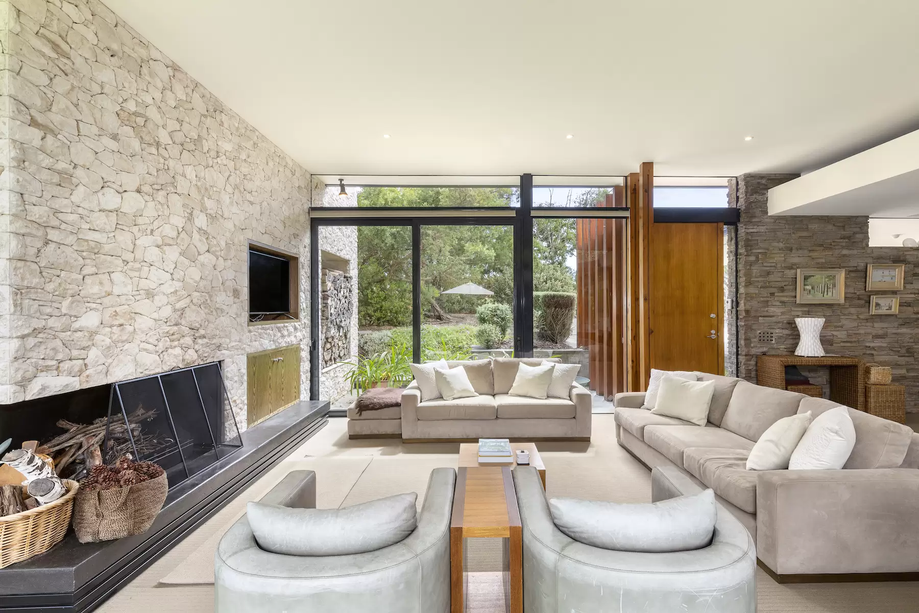 3837 Point Nepean Road, Portsea Sold by Melbourne Sotheby's International Realty - image 8