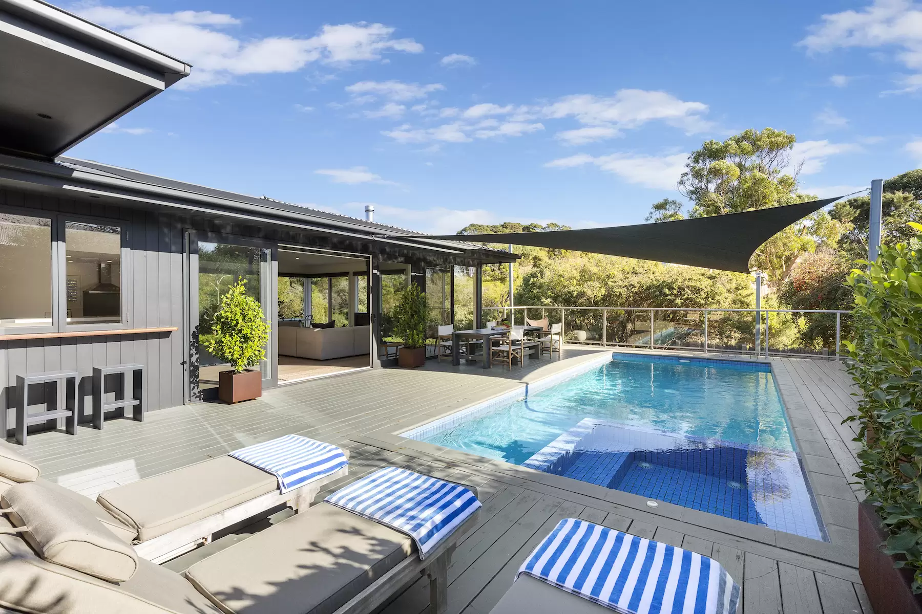 16 Lawrance Grove, Portsea Sold by Melbourne Sotheby's International Realty - image 8