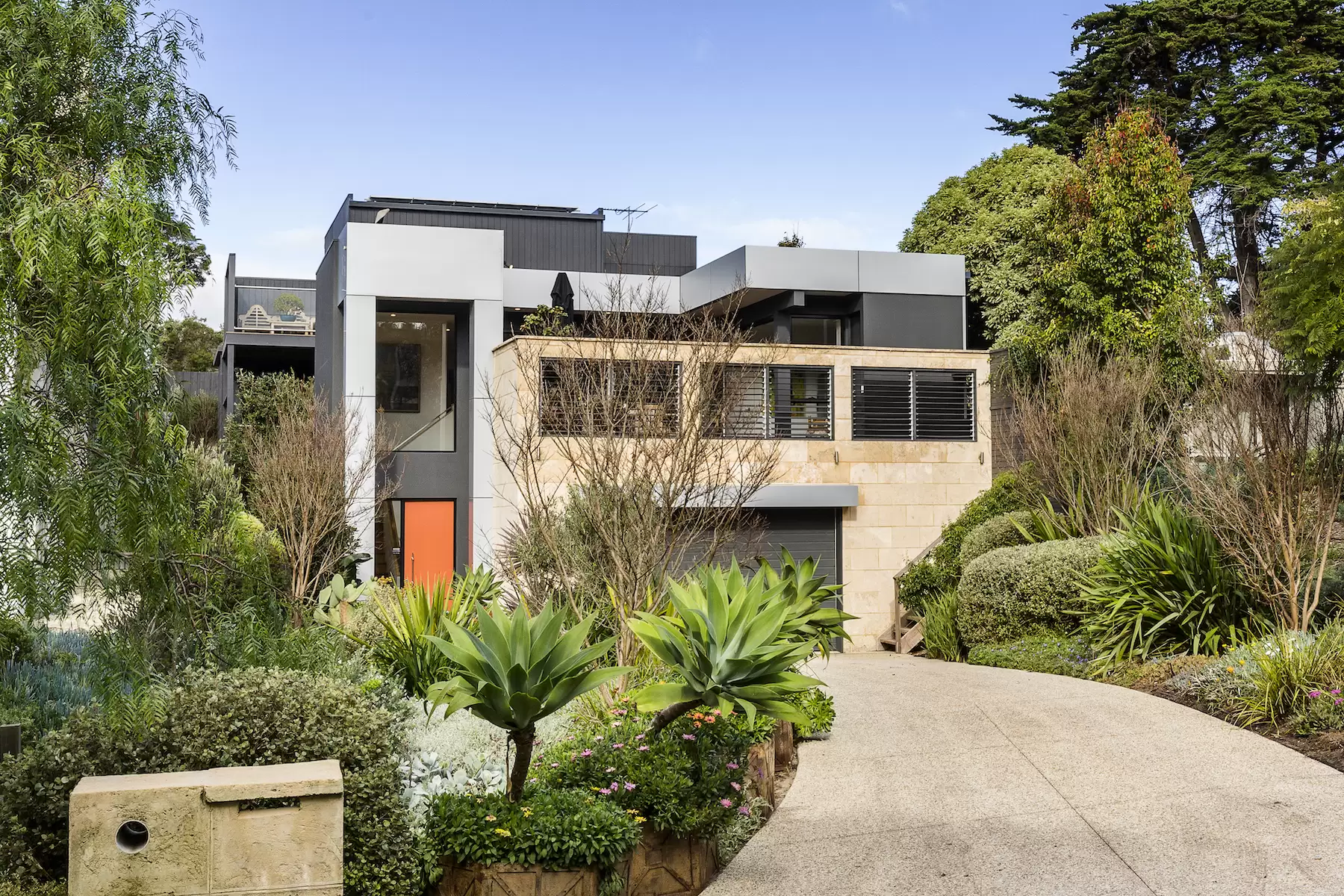 39 St Pauls Road, Sorrento Sold by Melbourne Sotheby's International Realty - image 1