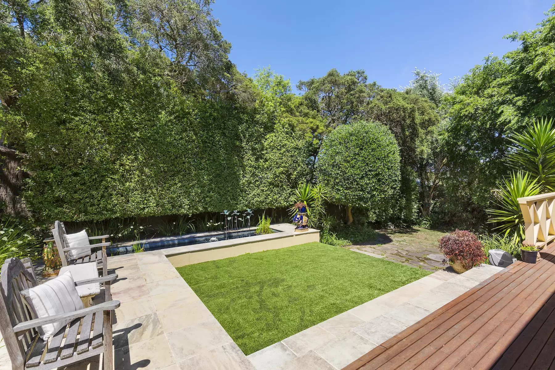 2 Nairana Court, Portsea Sold by Melbourne Sotheby's International Realty - image 3