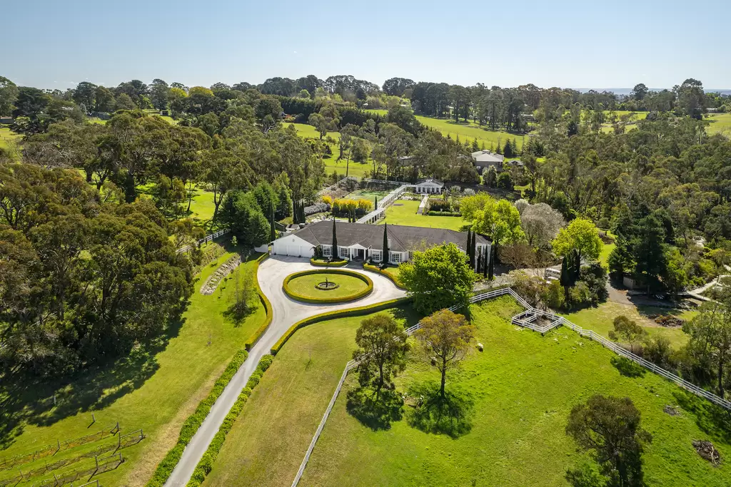 3 Pickwood Close, Montrose Sold by Melbourne Sotheby's International Realty