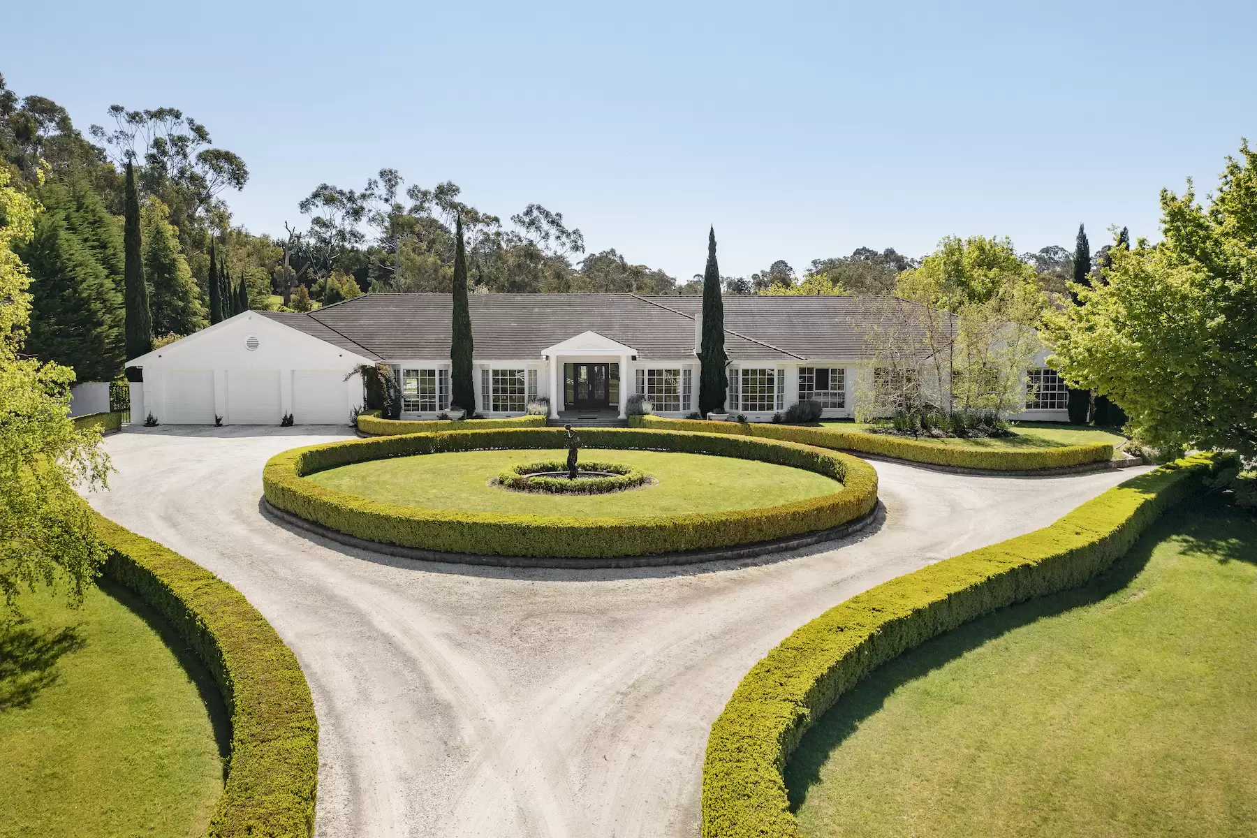 3 Pickwood Close, Montrose Sold by Melbourne Sotheby's International Realty - image 3