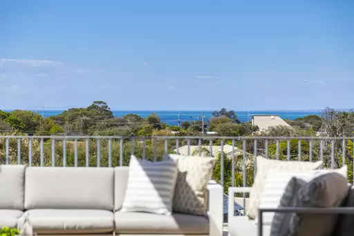 76 Seaview Street, Blairgowrie Sold by Melbourne Sotheby's International Realty