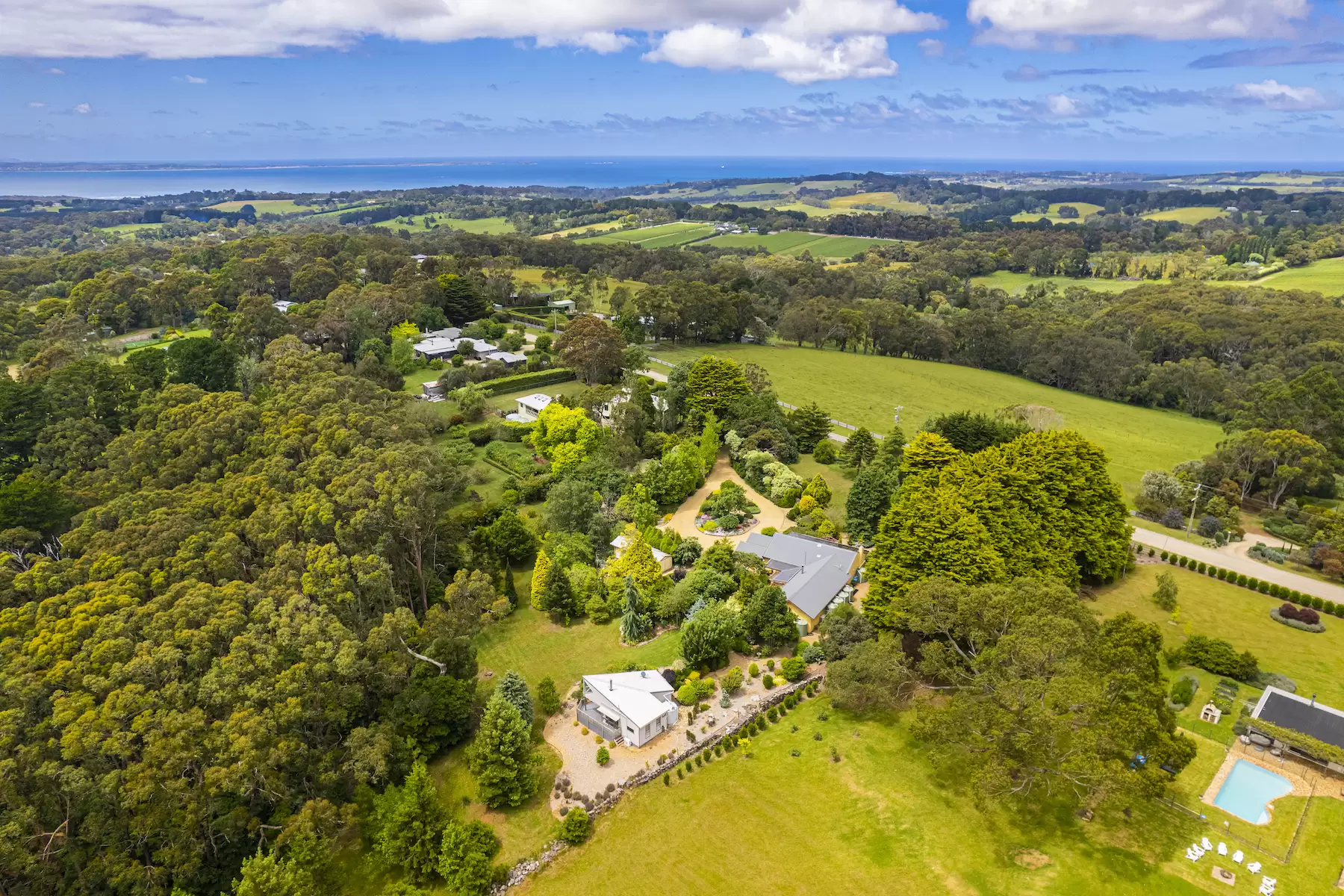 42 Ocean View Avenue, Red Hill South Sold by Melbourne Sotheby's International Realty - image 2