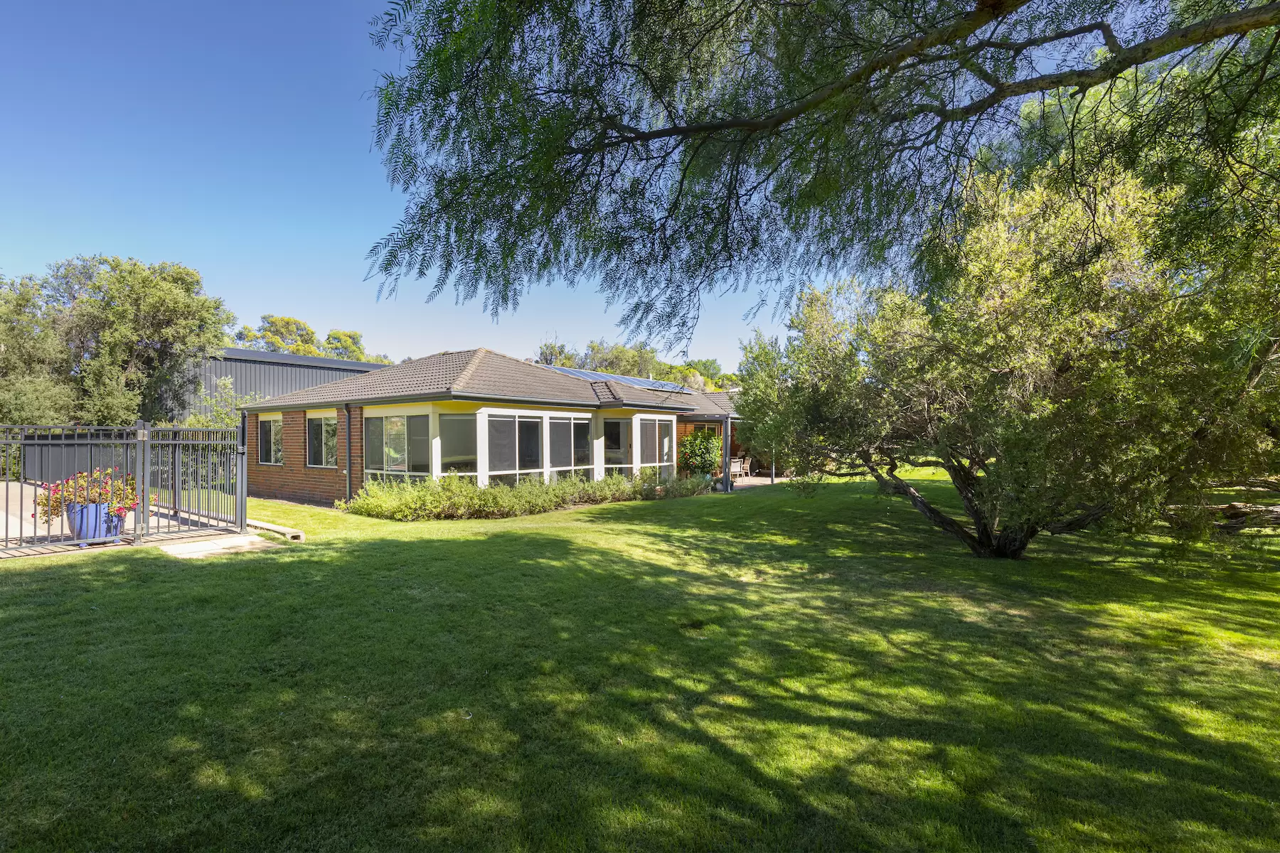 18 Alexandra Crescent, Rye Sold by Melbourne Sotheby's International Realty - image 3