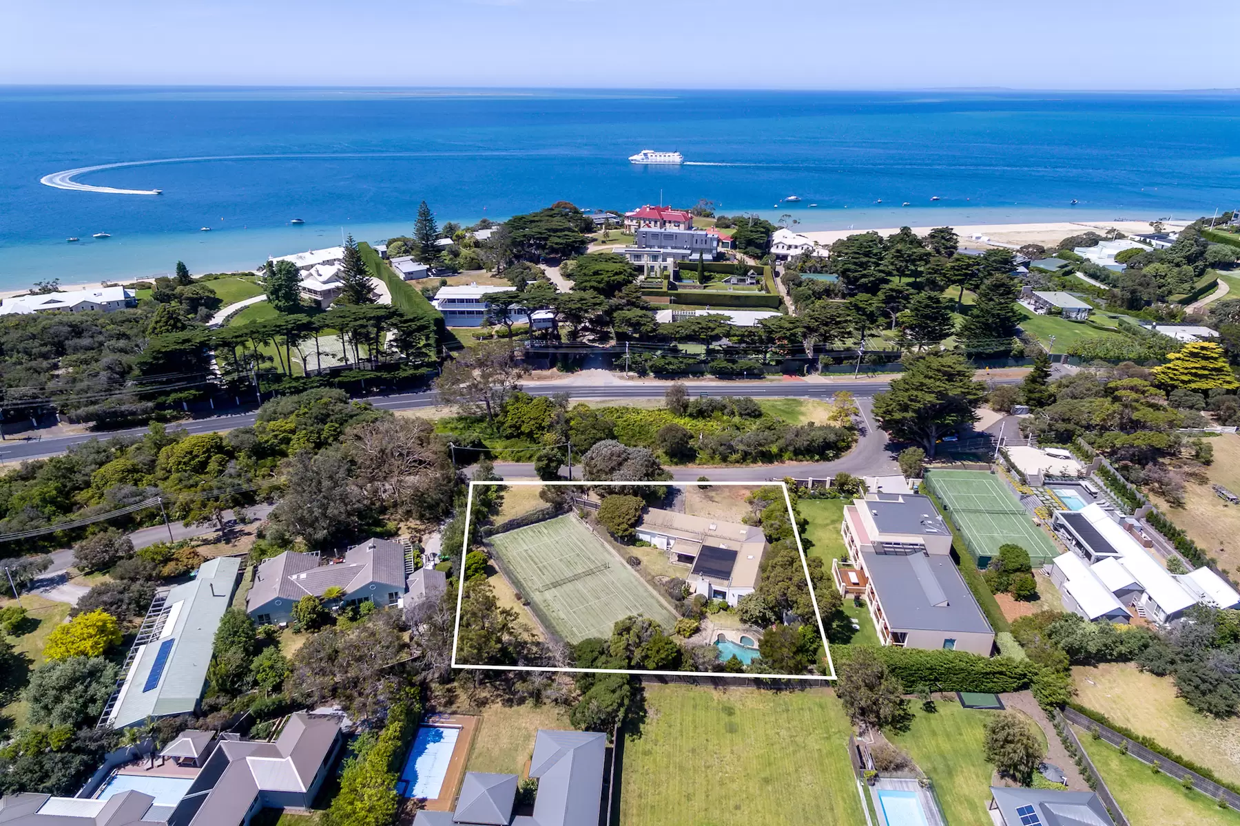 3581 Point Nepean Road, Portsea Sold by Melbourne Sotheby's International Realty - image 1