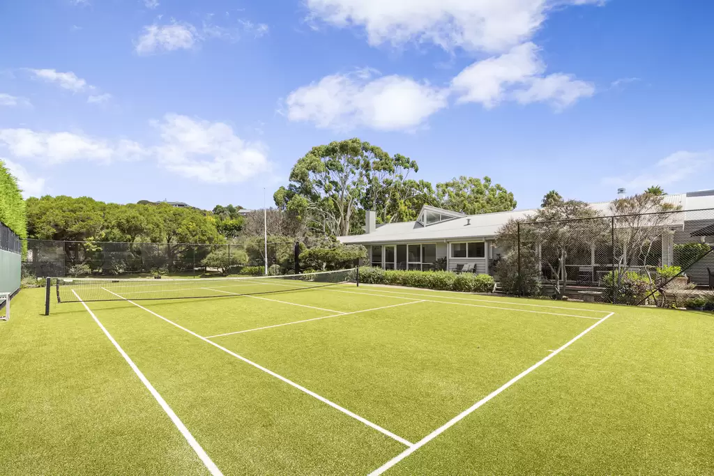 8 Farnsworth Avenue, Portsea For Sale by Melbourne Sotheby's International Realty