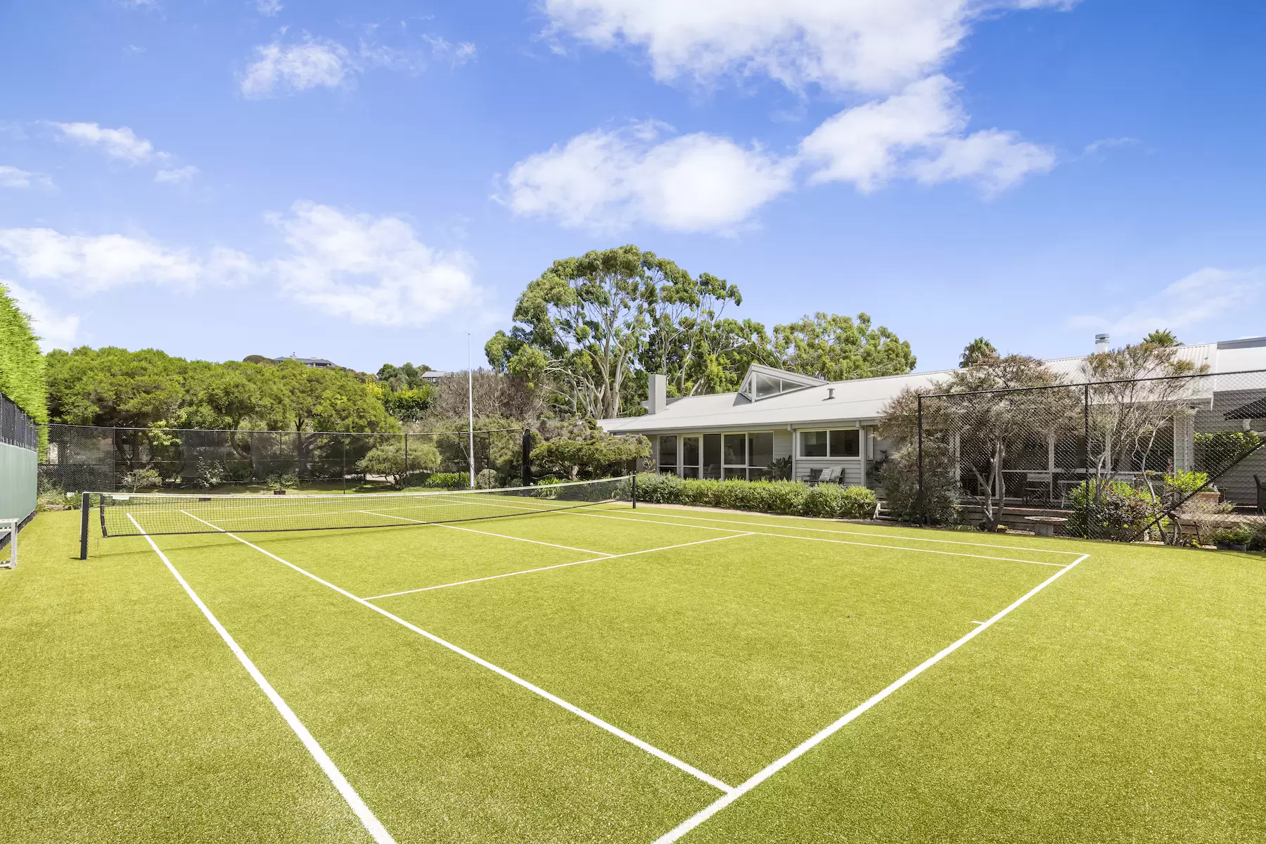 8 Farnsworth Avenue, Portsea For Sale by Melbourne Sotheby's International Realty - image 1