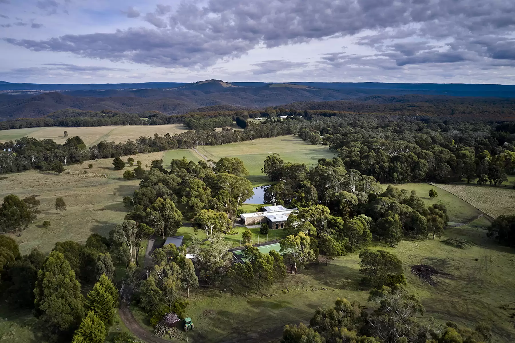 517 Melton Road, Gisborne Sold by Melbourne Sotheby's International Realty - image 18