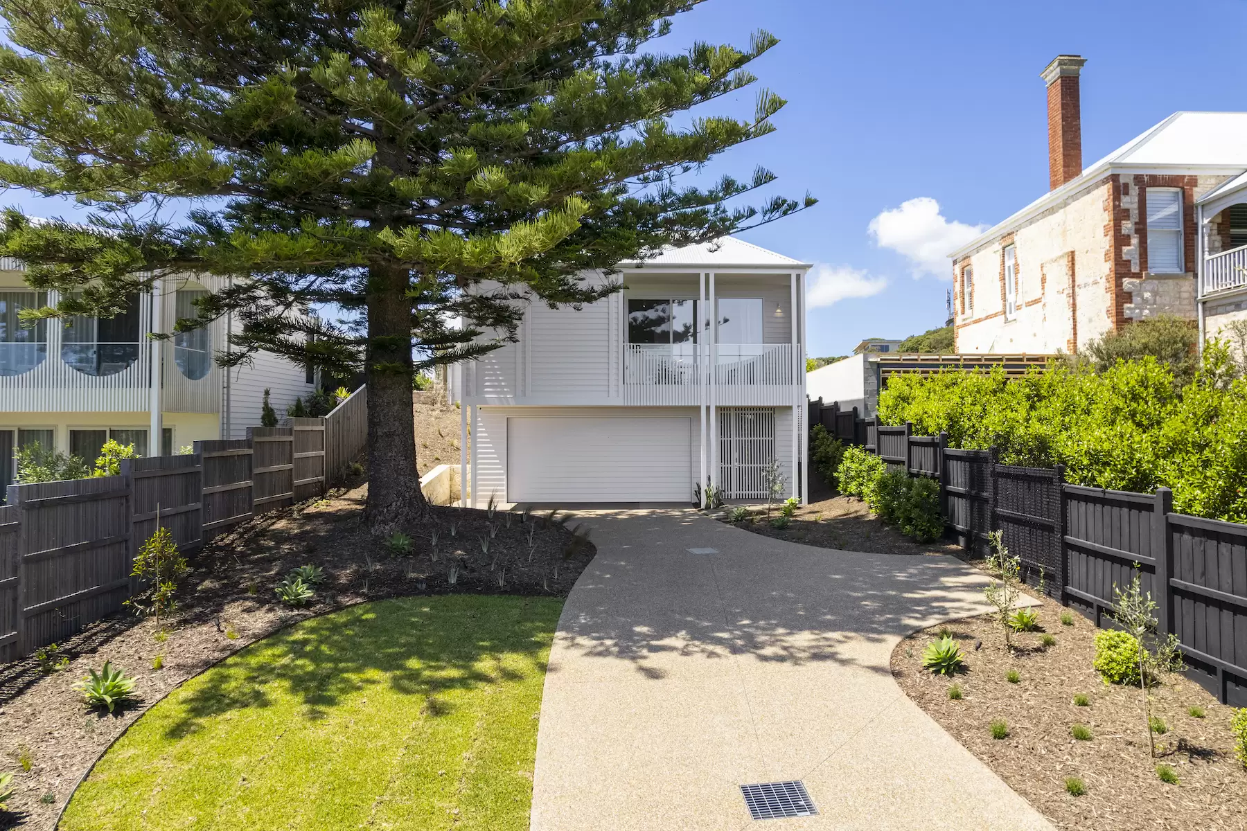 233 Ocean Beach Road, Sorrento Sold by Melbourne Sotheby's International Realty - image 1