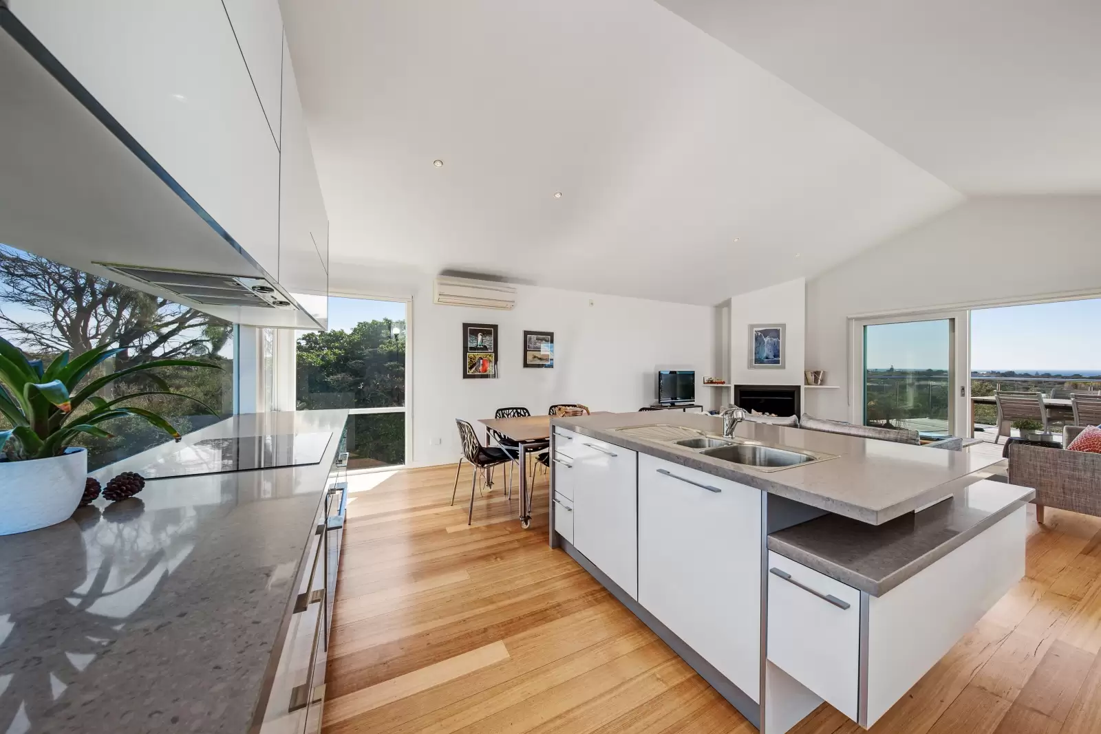 38 Latham Drive, Portsea Sold by Melbourne Sotheby's International Realty - image 5