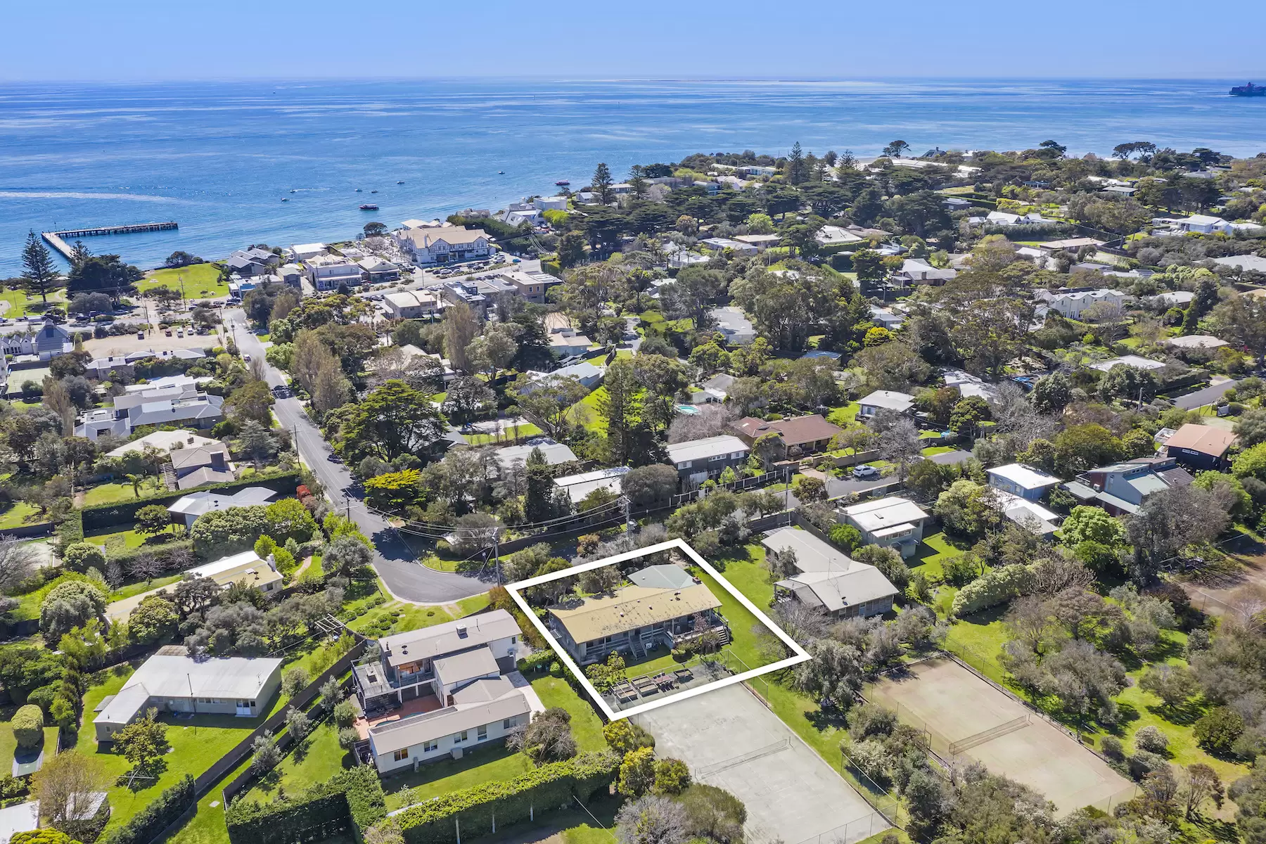 22 Nepean Place, Portsea Sold by Melbourne Sotheby's International Realty - image 1