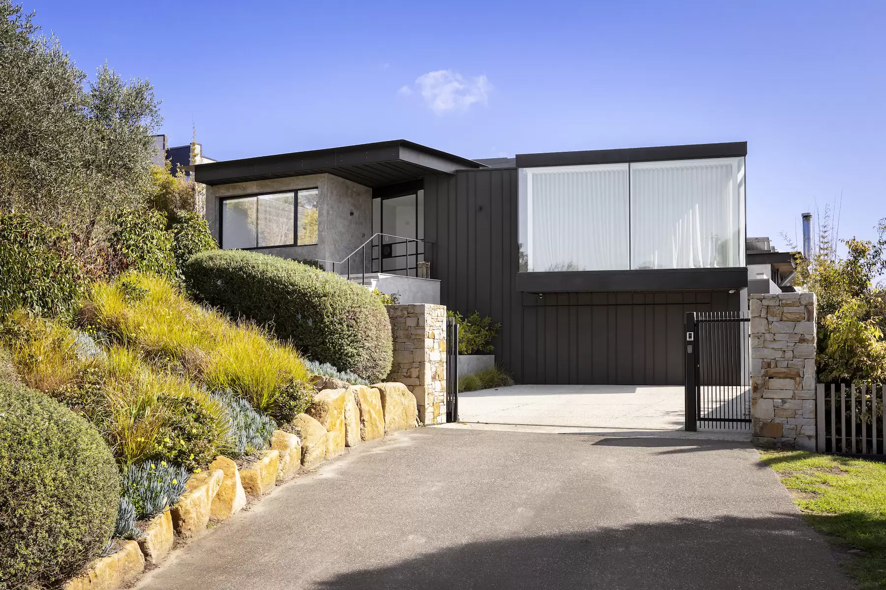 64 St Pauls Road, Sorrento Sold by Melbourne Sotheby's International Realty - image 3