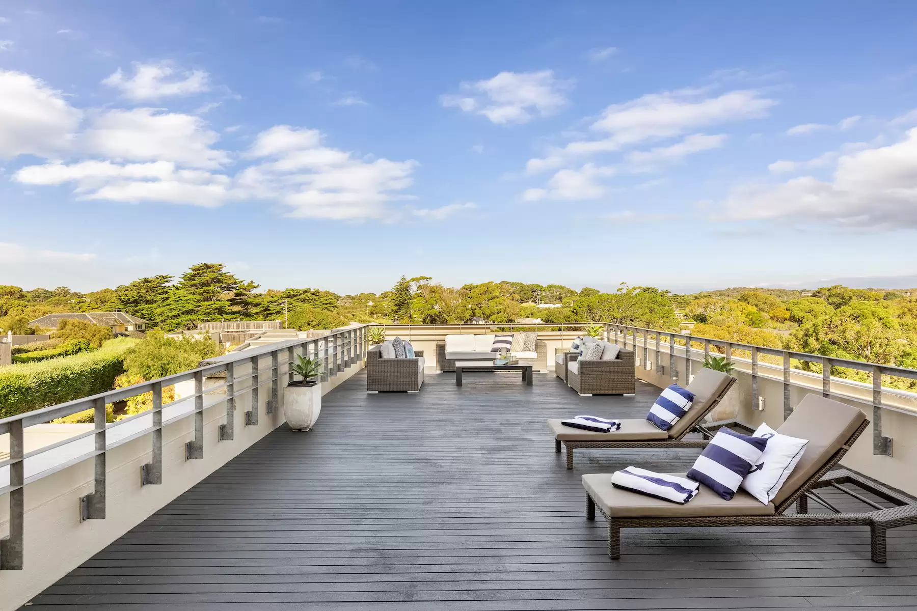 14 Armytage Drive, Portsea Sold by Melbourne Sotheby's International Realty - image 2