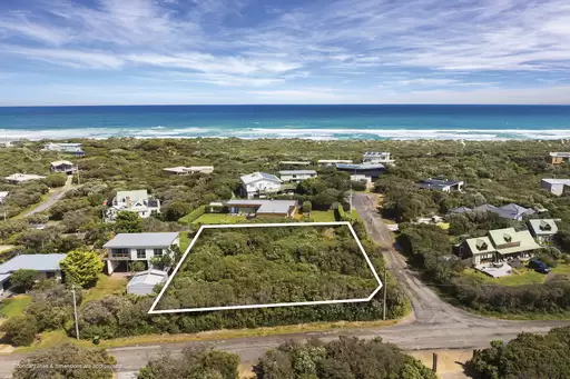 16-18 Constantine Avenue, St Andrews Beach Sold by Melbourne Sotheby's International Realty