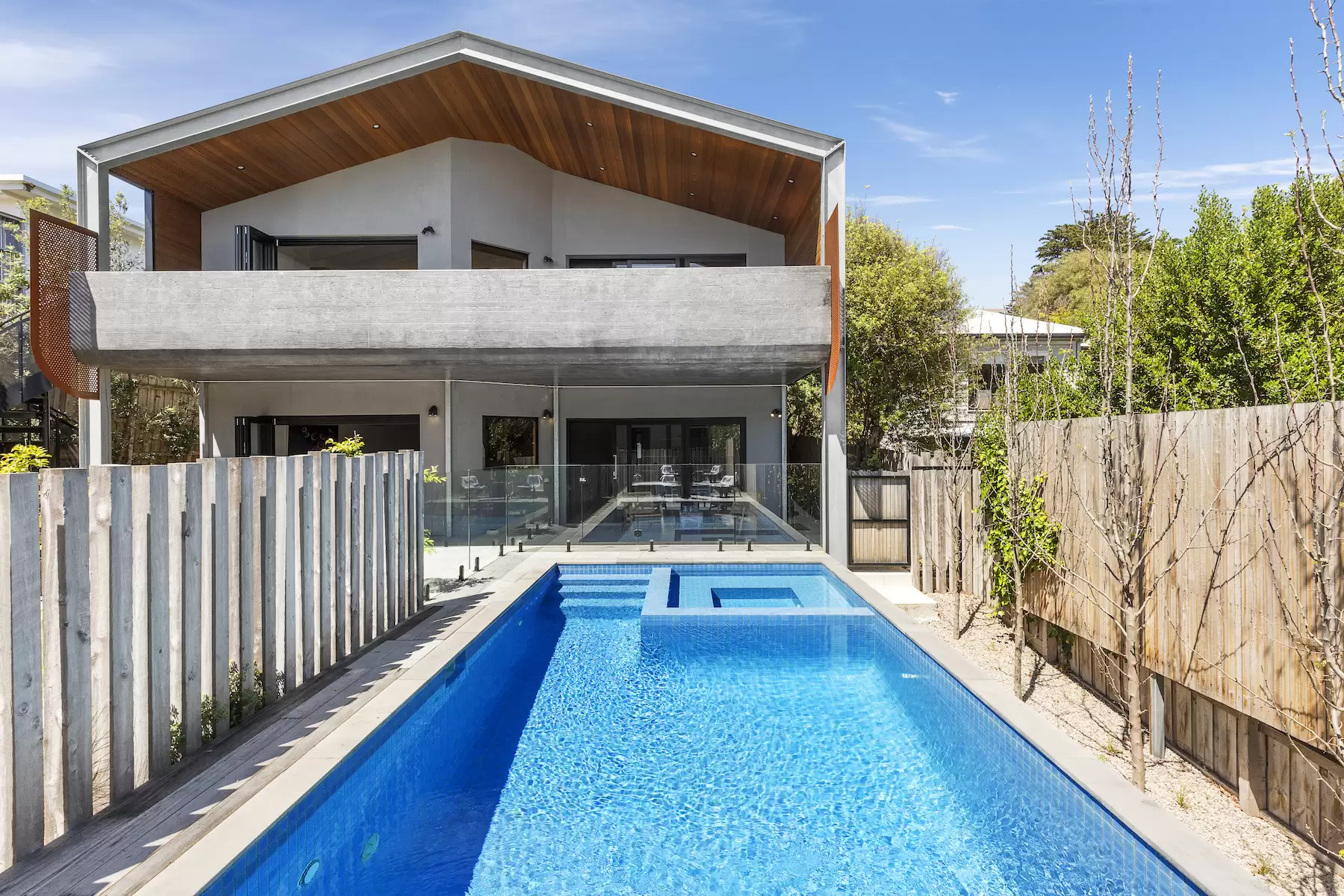 20 Holyrood Avenue, Sorrento Sold by Melbourne Sotheby's International Realty - image 2