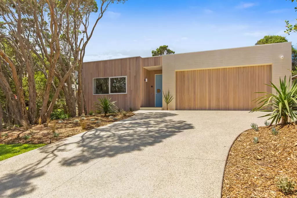 9 Lever Avenue, Blairgowrie Sold by Melbourne Sotheby's International Realty