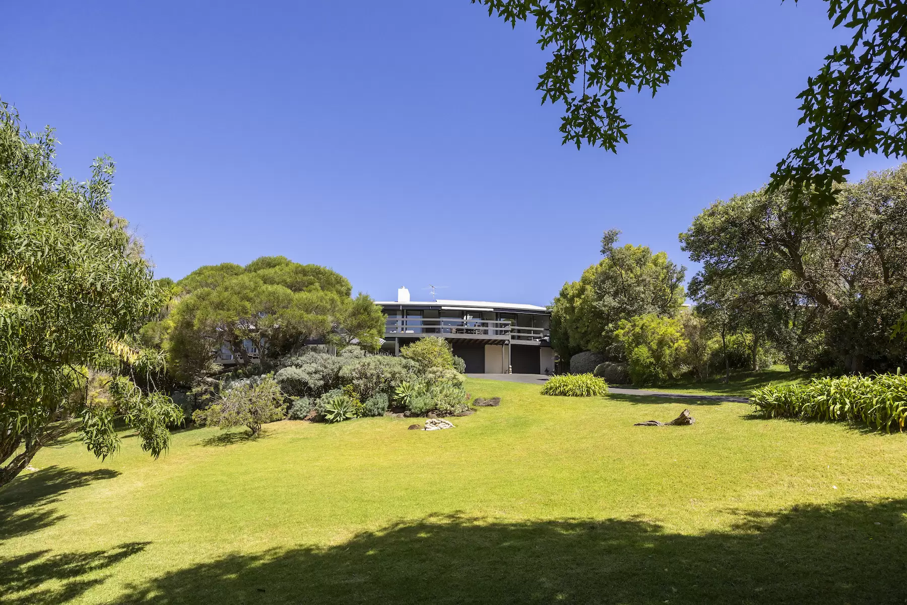 7 Limeburners Way, Portsea Sold by Melbourne Sotheby's International Realty - image 2