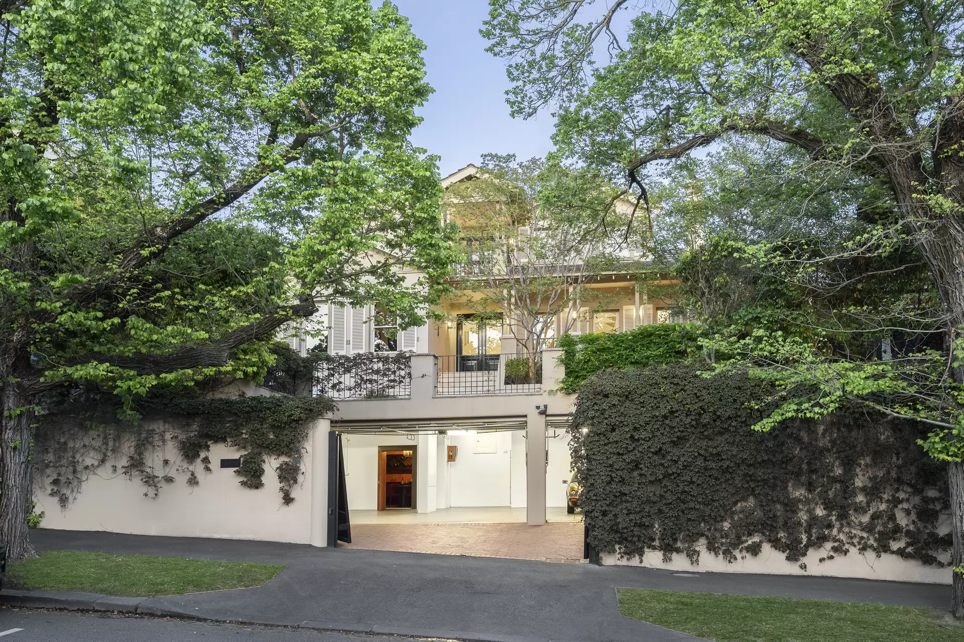 325 Walsh Street, South Yarra For Sale by Melbourne Sotheby's International Realty - image 1