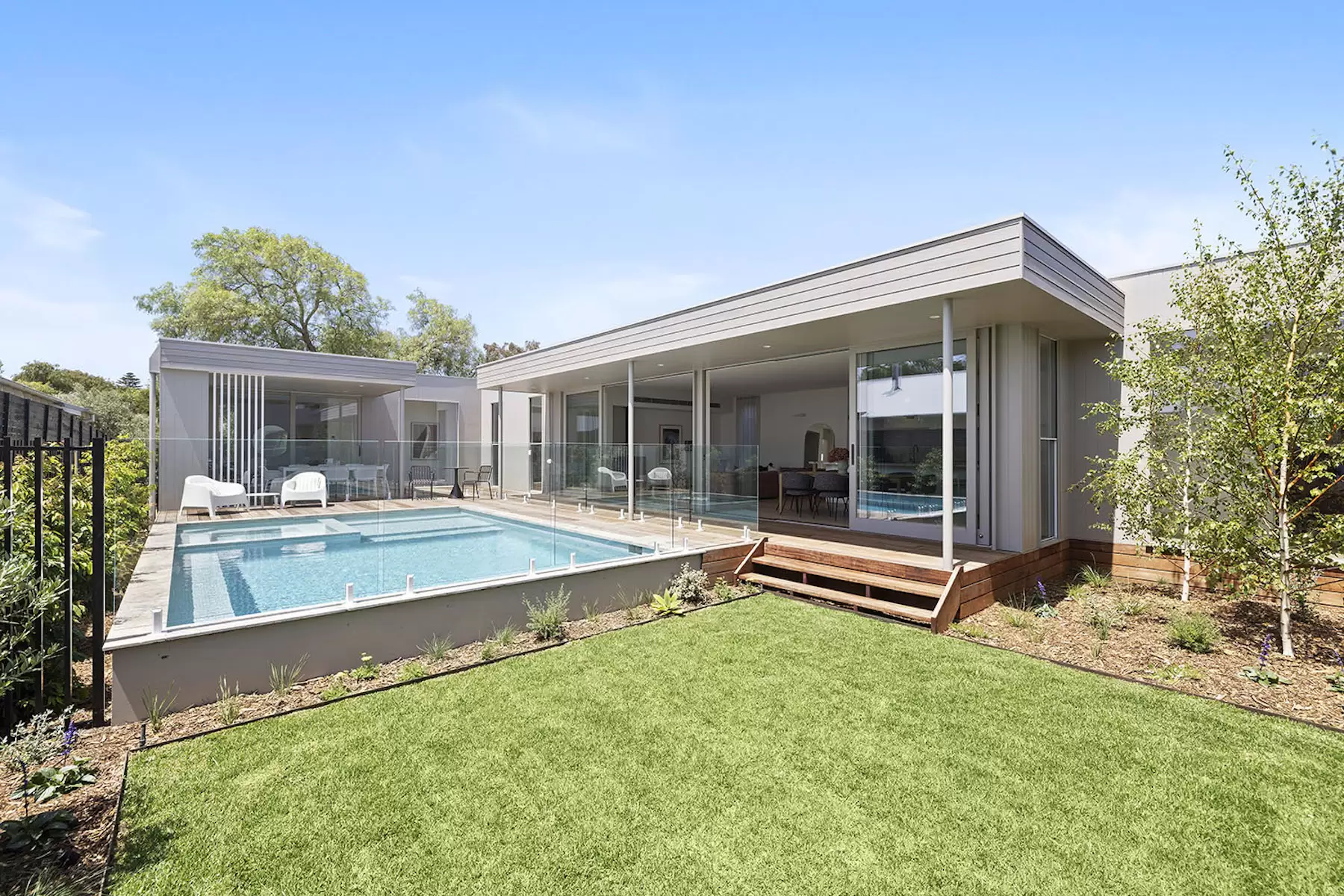 29 Charles Street, Blairgowrie For Sale by Melbourne Sotheby's International Realty - image 11