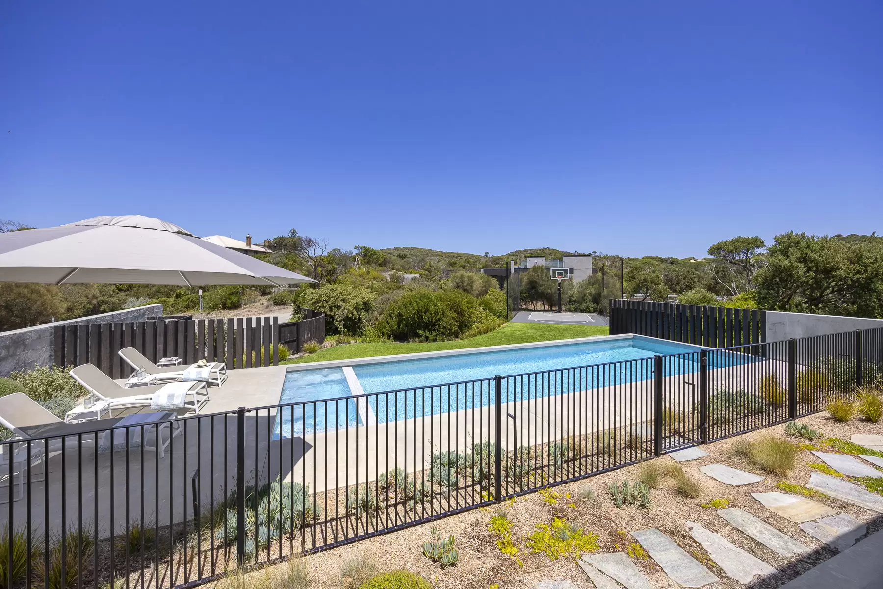 24 Montfort Close, Blairgowrie For Sale by Melbourne Sotheby's International Realty - image 7