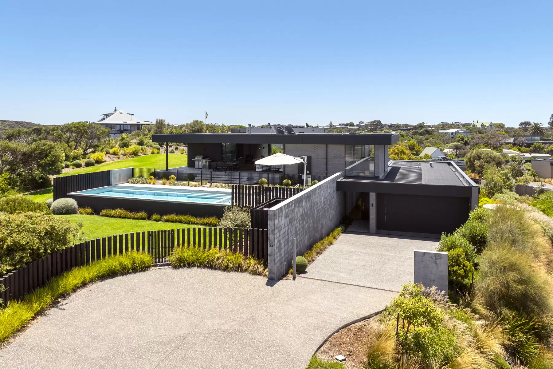 24 Montfort Close, Blairgowrie For Sale by Melbourne Sotheby's International Realty - image 1