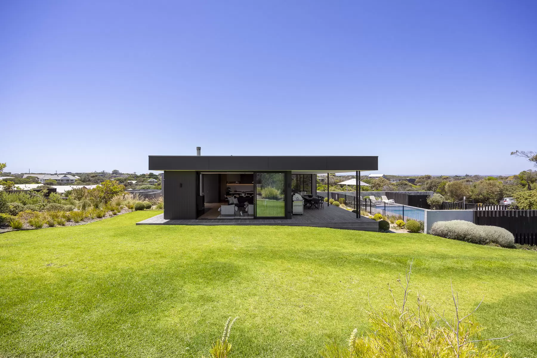 24 Montfort Close, Blairgowrie For Sale by Melbourne Sotheby's International Realty - image 8