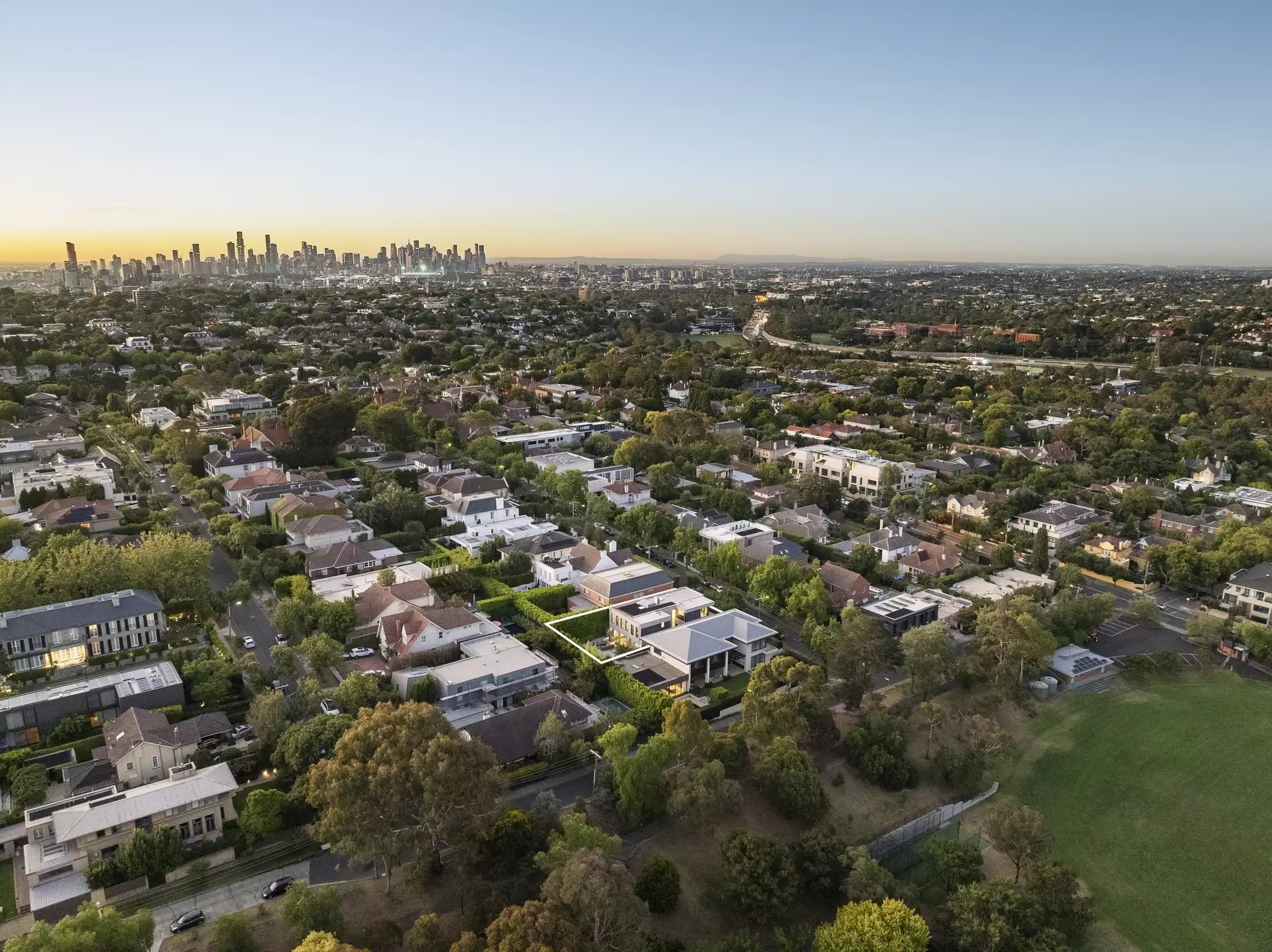 30 Chesterfield Avenue, Malvern For Sale by Melbourne Sotheby's International Realty - image 1