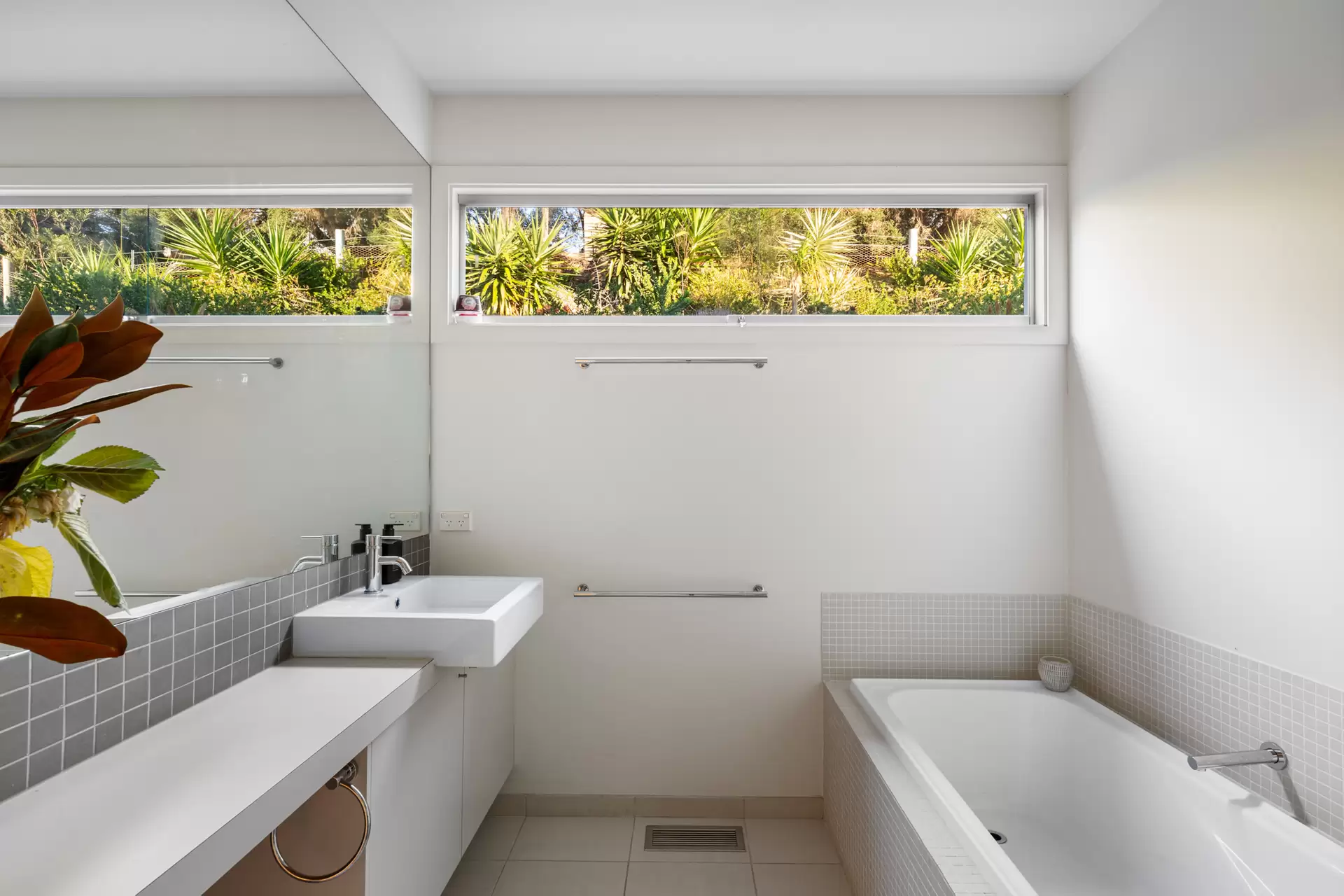 22 Stonecutters Road, Portsea For Sale by Melbourne Sotheby's International Realty - image 1